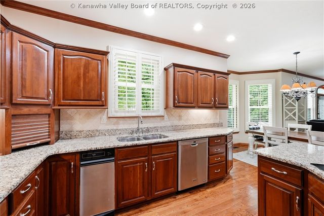 14 Woodclyffe Road, Hurricane, WV 25526