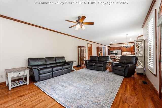 14 Woodclyffe Road, Hurricane, WV 25526