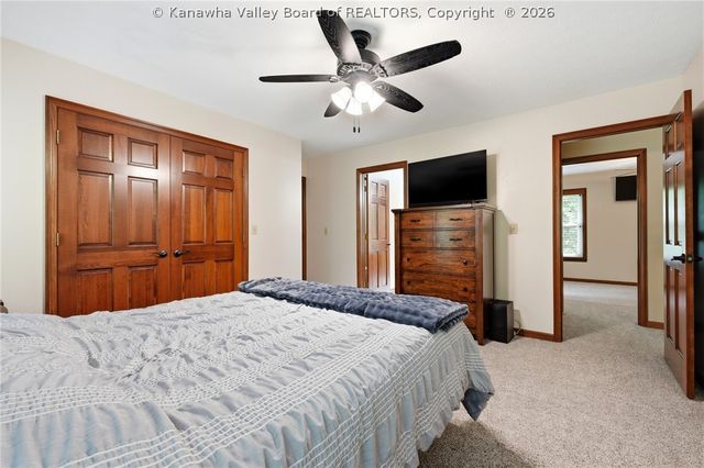 14 Woodclyffe Road, Hurricane, WV 25526