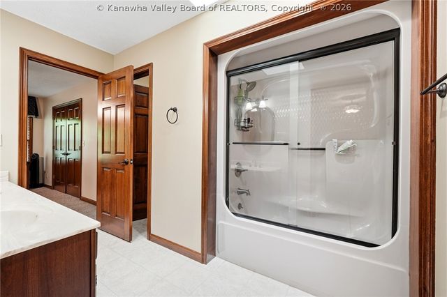 14 Woodclyffe Road, Hurricane, WV 25526