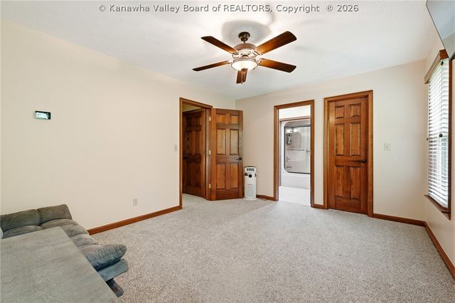 14 Woodclyffe Road, Hurricane, WV 25526