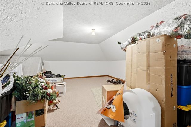 14 Woodclyffe Road, Hurricane, WV 25526