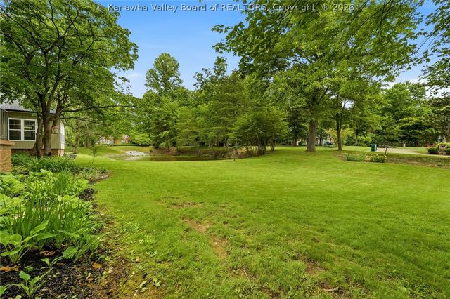 14 Woodclyffe Road, Hurricane, WV 25526