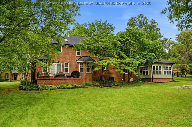 14 Woodclyffe Road, Hurricane, WV 25526