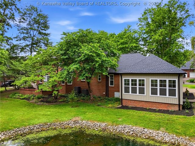 14 Woodclyffe Road, Hurricane, WV 25526