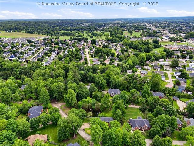 14 Woodclyffe Road, Hurricane, WV 25526