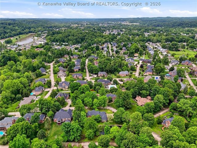 14 Woodclyffe Road, Hurricane, WV 25526