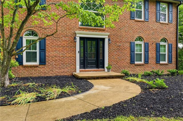 14 Woodclyffe Road, Hurricane, WV 25526