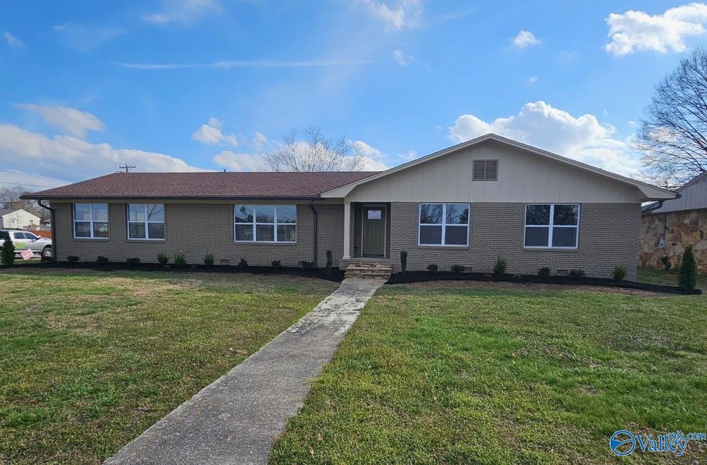 1701 Betty Street SW, Decatur, AL 35601