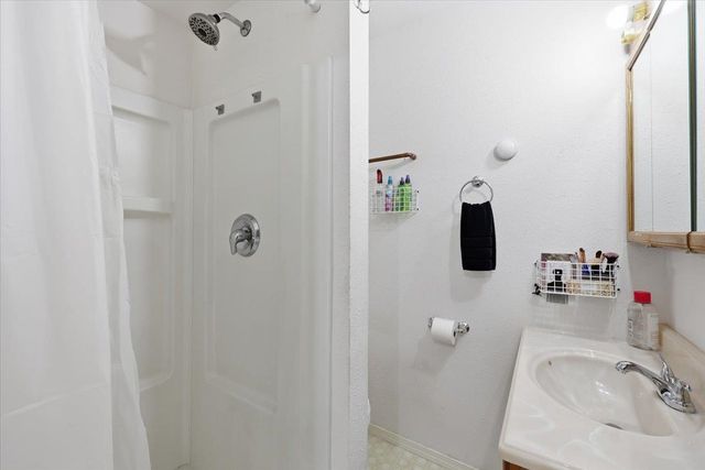 6024 S Craig Rd, Medical Lake, WA 99022