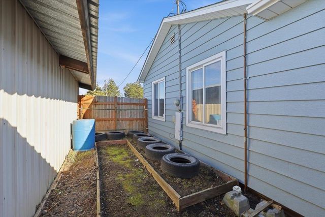 6024 S Craig Rd, Medical Lake, WA 99022