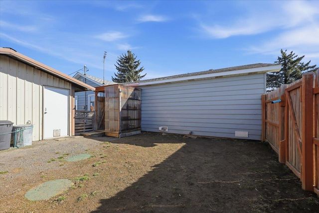 6024 S Craig Rd, Medical Lake, WA 99022