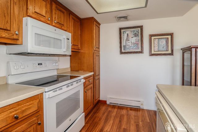 101-C Dogwood Plaza, Monroe, NJ 08831