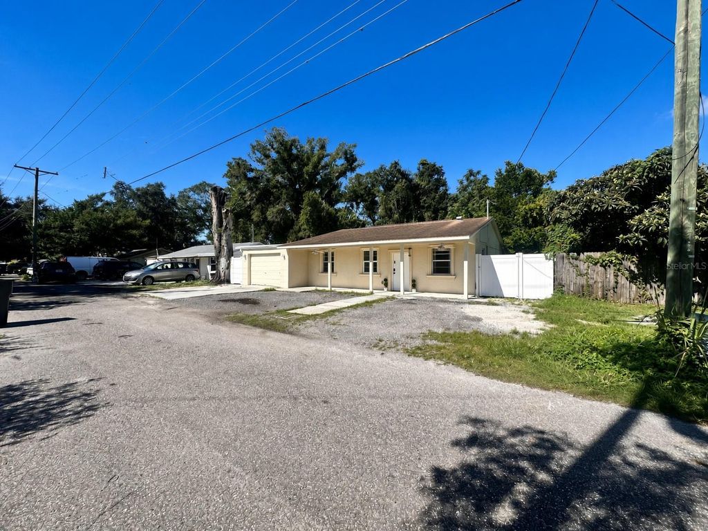 Image 1 of property listing at 6508 N GLEN AVE, Tampa, FL 33614
