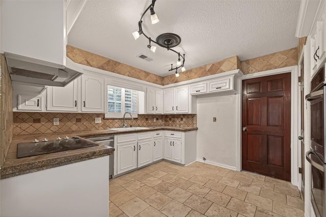 2214 Cedar Falls Drive, Houston, TX 77339