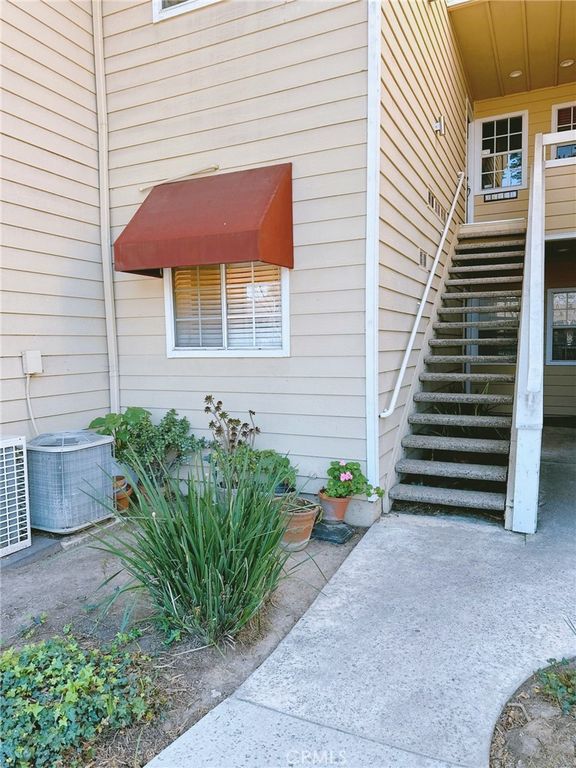 3640 S Bear Street F, Santa Ana, CA 92704