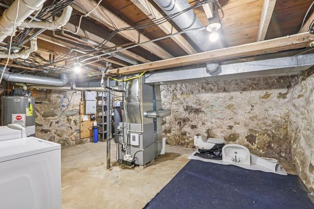 146 TAYLOR Street, Cottage Grove, WI 53527