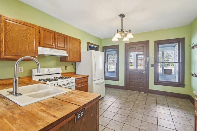 146 TAYLOR Street, Cottage Grove, WI 53527