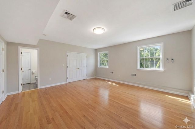 70 Oak Pond Lane, Mahopac, NY 10541