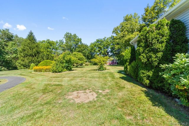 70 Oak Pond Lane, Mahopac, NY 10541