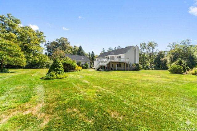 70 Oak Pond Lane, Mahopac, NY 10541