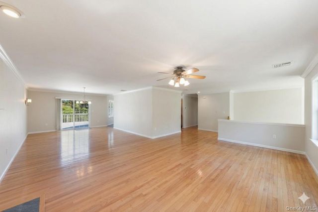 70 Oak Pond Lane, Mahopac, NY 10541