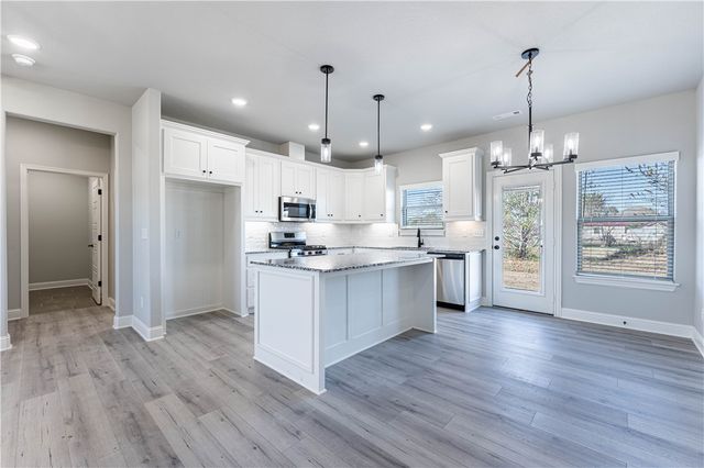 2312 John W Montgomery Circle, Pea Ridge, AR 72751