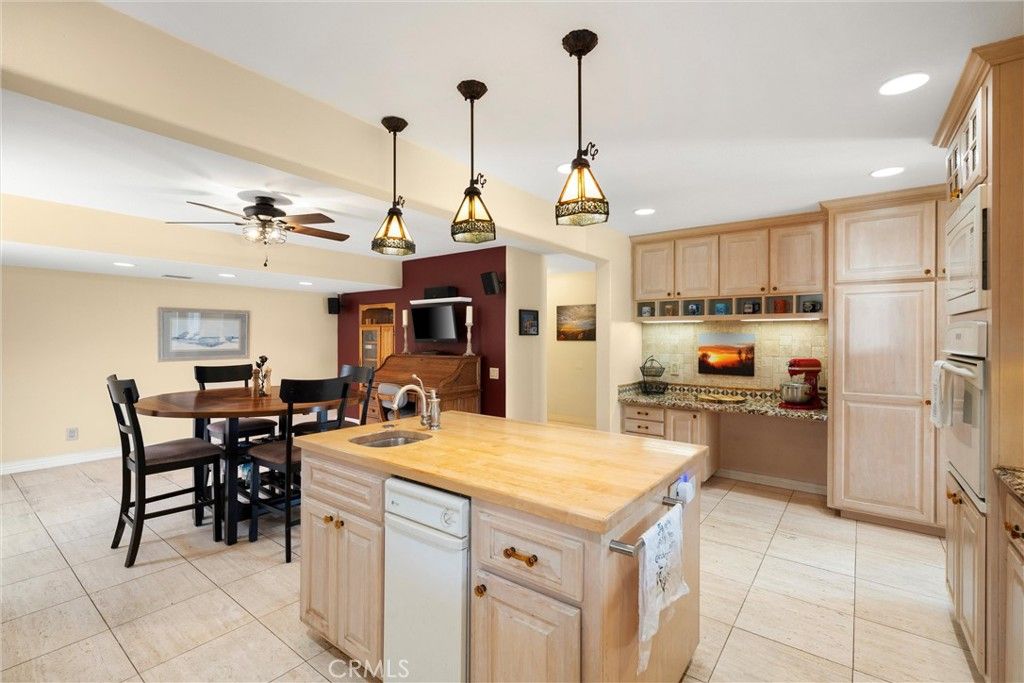 Image 17 of property listing at 11116 Wayfield Road, Riverside, CA 92505