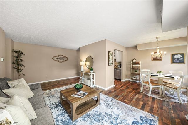 10790 Ravenna Road 101, Twinsburg, OH 44087