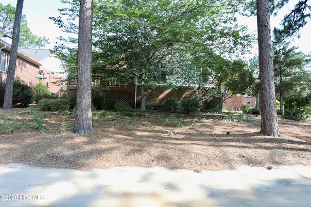 160 Hunter Trail, Southern Pines, NC 28387