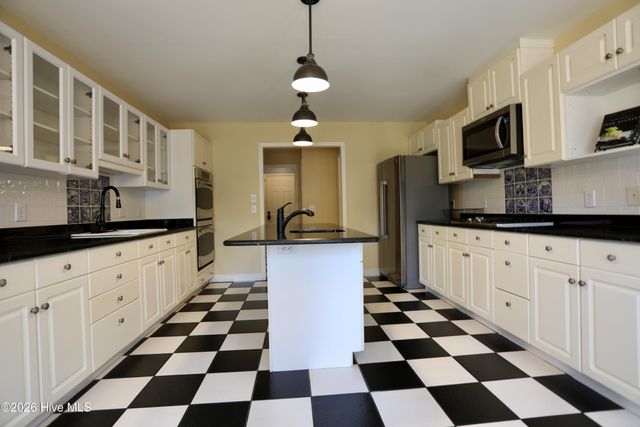 160 Hunter Trail, Southern Pines, NC 28387
