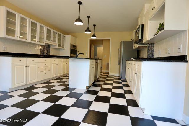 160 Hunter Trail, Southern Pines, NC 28387