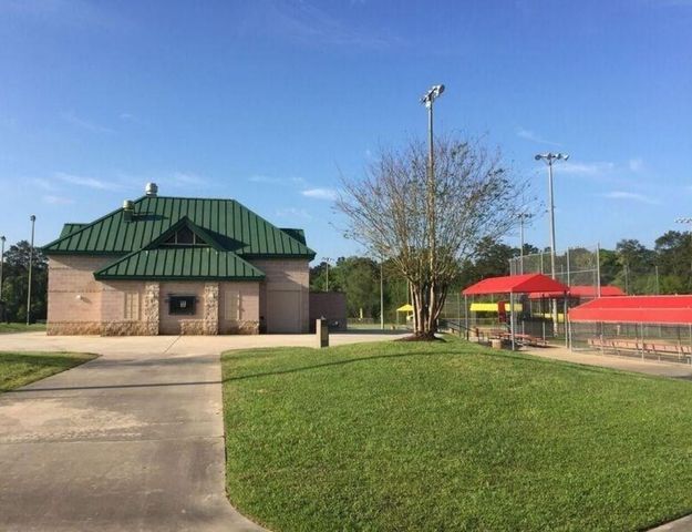 2710 Little Caney Way, Conroe, TX 77301