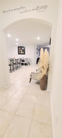 2710 Little Caney Way, Conroe, TX 77301