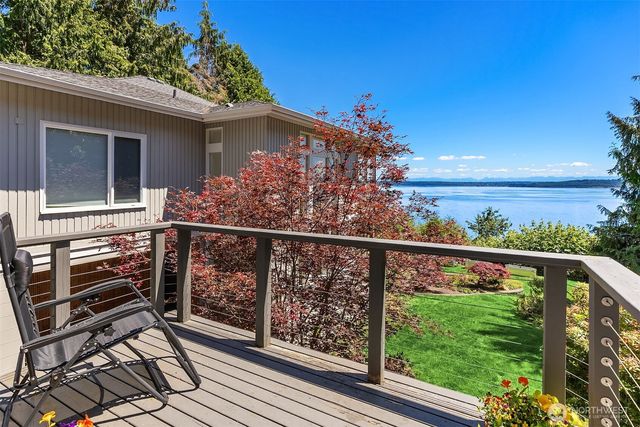 12168 Sunrise Drive NE, Bainbridge Island, WA 98110