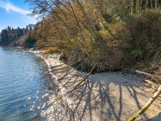 12168 Sunrise Drive NE, Bainbridge Island, WA 98110