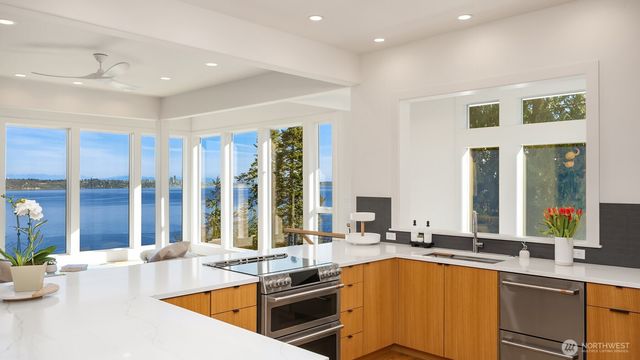 12168 Sunrise Drive NE, Bainbridge Island, WA 98110