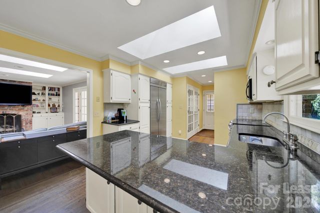 2913 Hinsdale Street, Charlotte, NC 28210