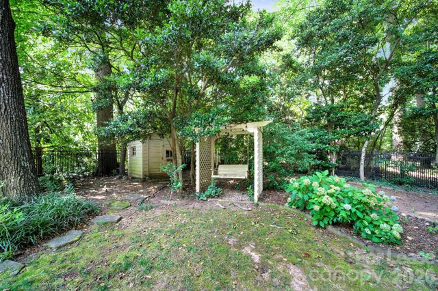 2913 Hinsdale Street, Charlotte, NC 28210