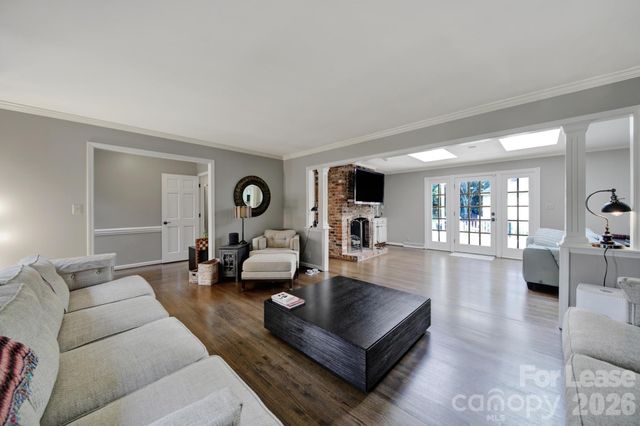 2913 Hinsdale Street, Charlotte, NC 28210
