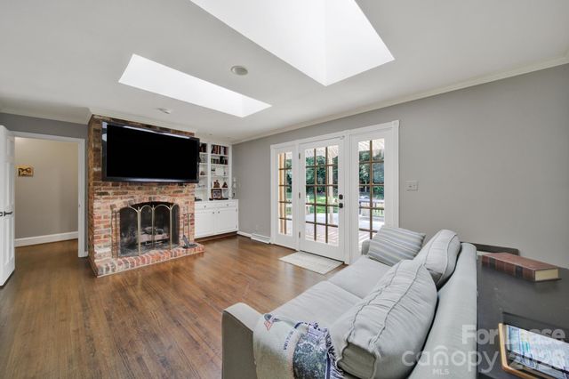2913 Hinsdale Street, Charlotte, NC 28210