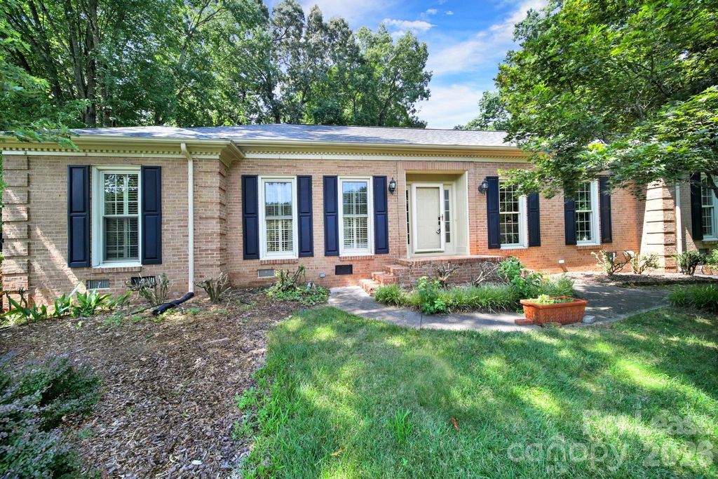 2913 Hinsdale Street, Charlotte, NC 28210