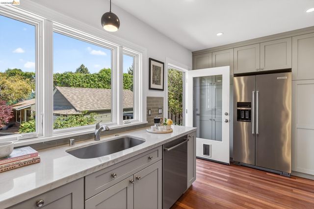 1500 Hampel Street, Oakland, CA 94602