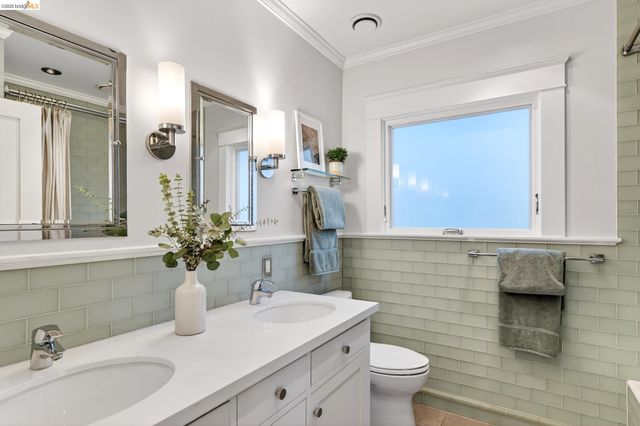 1500 Hampel Street, Oakland, CA 94602