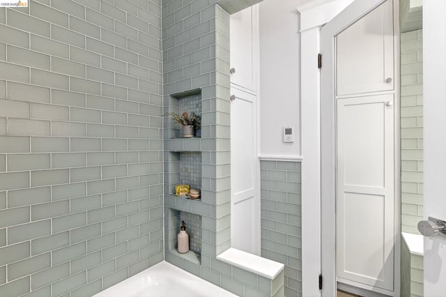 1500 Hampel Street, Oakland, CA 94602