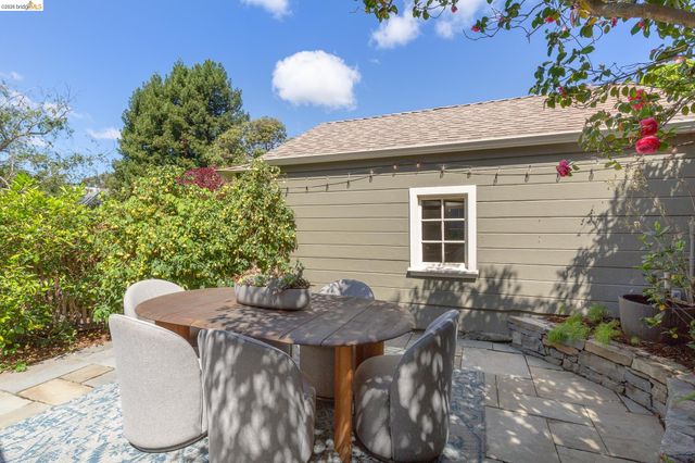 1500 Hampel Street, Oakland, CA 94602