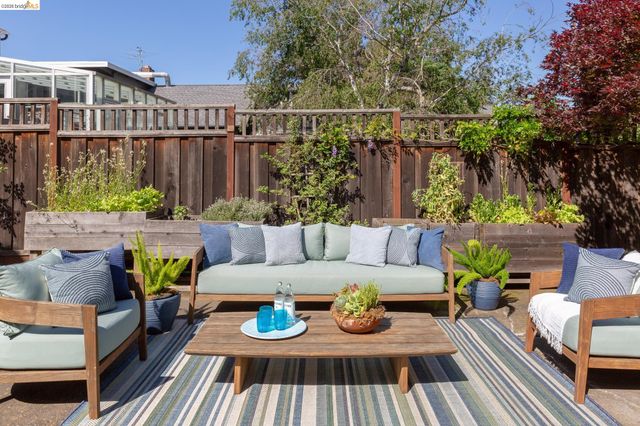 1500 Hampel Street, Oakland, CA 94602