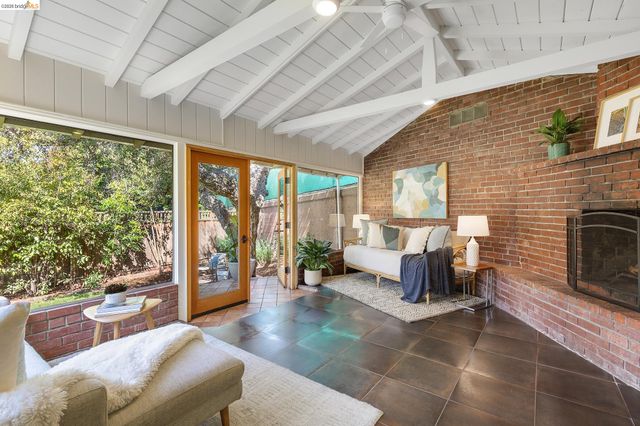 1500 Hampel Street, Oakland, CA 94602