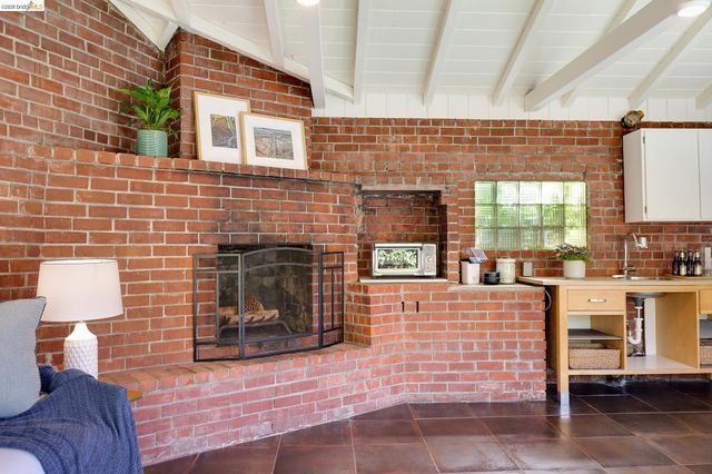 1500 Hampel Street, Oakland, CA 94602