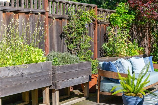 1500 Hampel Street, Oakland, CA 94602